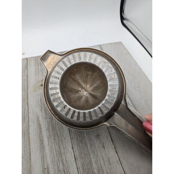 Vintage Foley #4 Hand Held Juicer Reamer Metal aluminum 8 1/4" - Picture 5 of 9